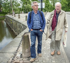 Ett av de sista fotografierna som tagits av Ove Allansson. Här i samspråk med Lennart Johnsson, sekreterare i Sjöfartens Kultursällskap. (Fotograf Stefan F Lindberg)