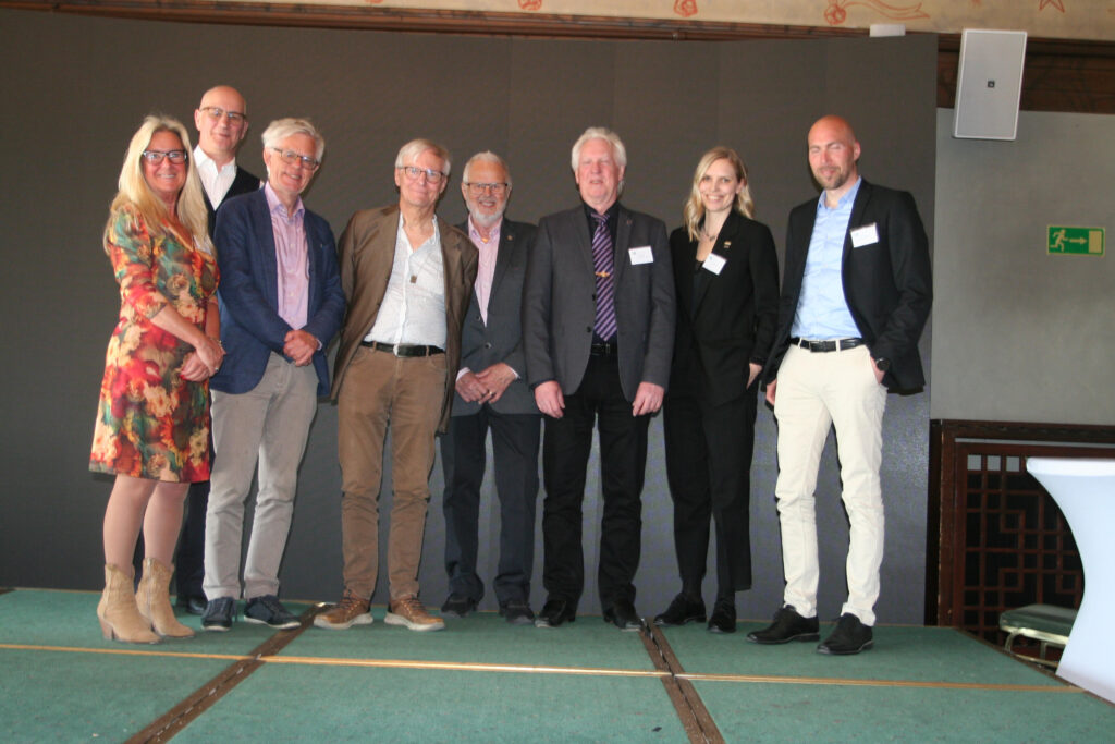 Styrelseledamöter som var med vid årsmötet fr.v. Berit Blomqvist, Staffan Strive, Lennart Johnsson, Benkt Lundgren, Thore Hansson, Mikael Huss, Christina Palmén och Jimmy Eriksson